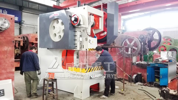 160噸深喉沖床廠家進行性能測試