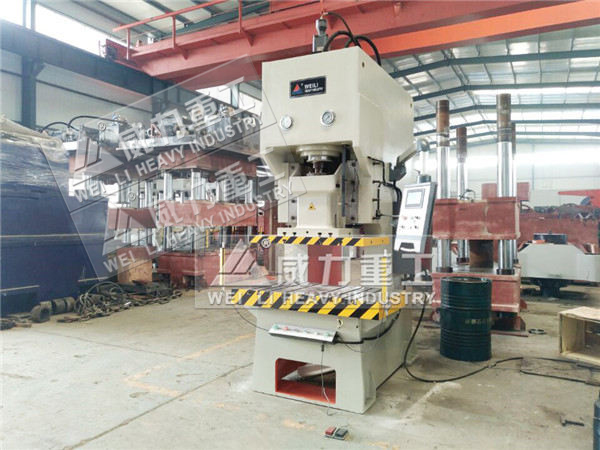 用于錨桿托盤(pán)成型液壓沖床