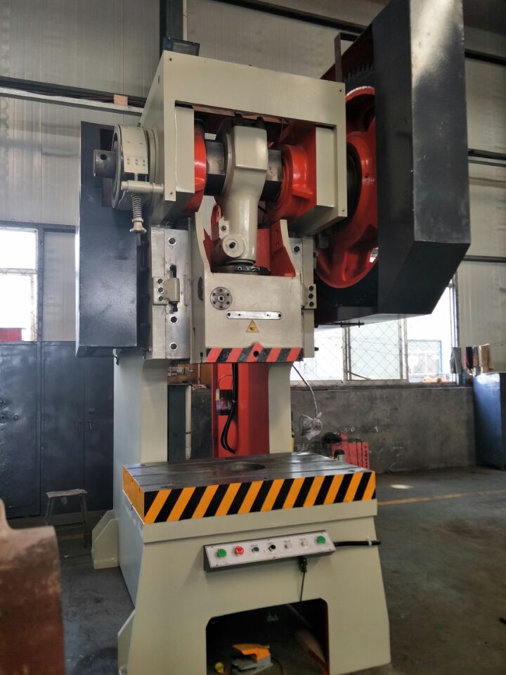 200噸開(kāi)式深喉沖床